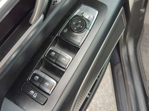 Used 2025 Kia Telluride S FWD image 22