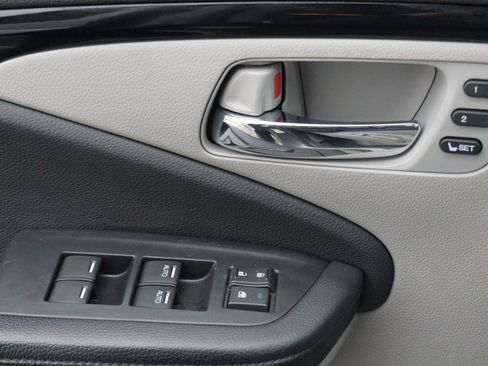 Used 2016 Honda Pilot Touring image 22