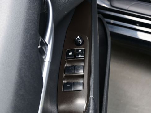 Used 2023 Toyota Camry SE FWD image 10
