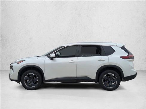 Used 2025 Nissan Rogue SV w/ SV Premium Package FWD image 9