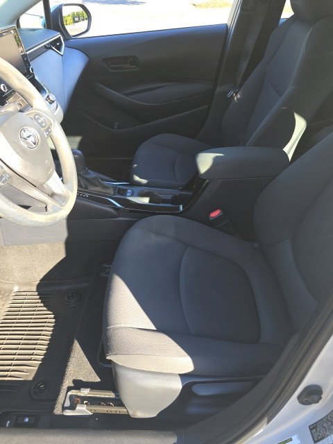 Used 2022 Toyota Corolla LE FWD image 13