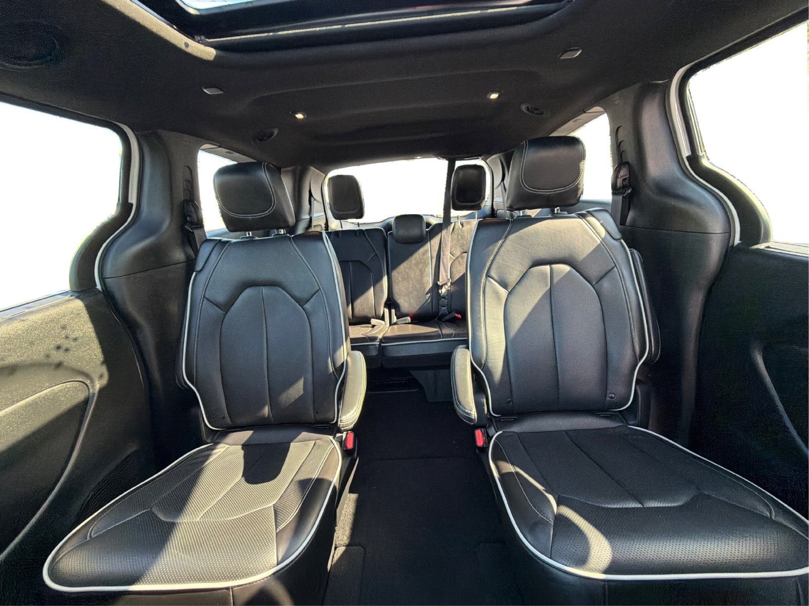Used 2026 Chrysler Pacifica Limited FWD image 15