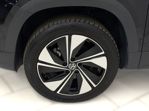 Used 2024 Volkswagen Taos SE AWD/4WD image 10