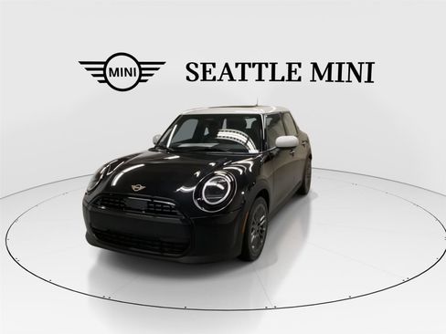 New 2026 MINI Cooper 4-Door Hardtop image 4
