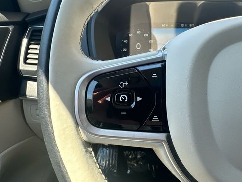 Used 2020 Volvo XC90 T6 Momentum AWD/4WD image 15