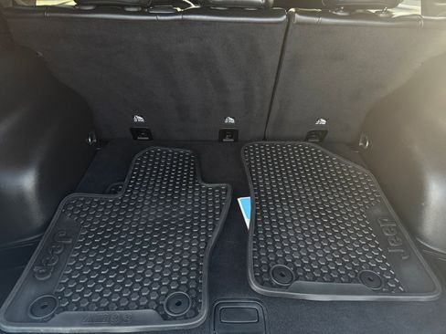 Used 2025 Jeep Compass Trailhawk image 34