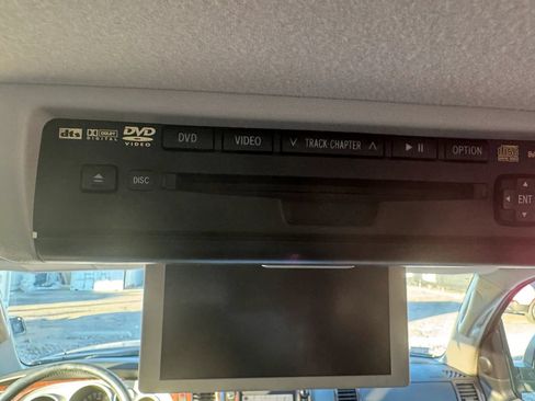 Used 2008 Toyota Sequoia Platinum RWD image 11