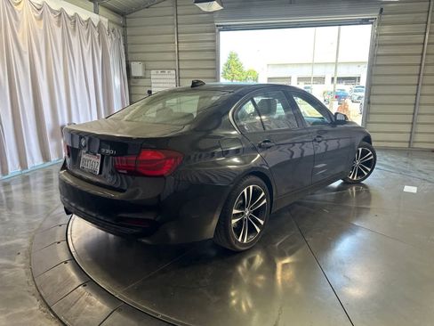 Used 2018 BMW 330i Sedan w/ Convenience Package RWD image 4