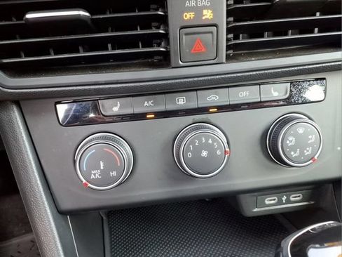 Used 2024 Volkswagen Jetta Sport FWD image 19