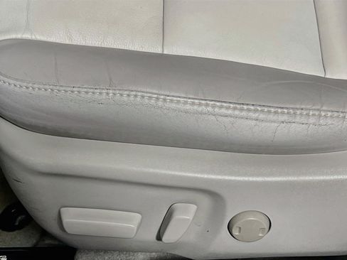 Used 2014 Toyota Camry XLE FWD image 15