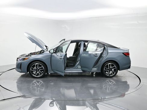 New 2025 Nissan Sentra SR image 28