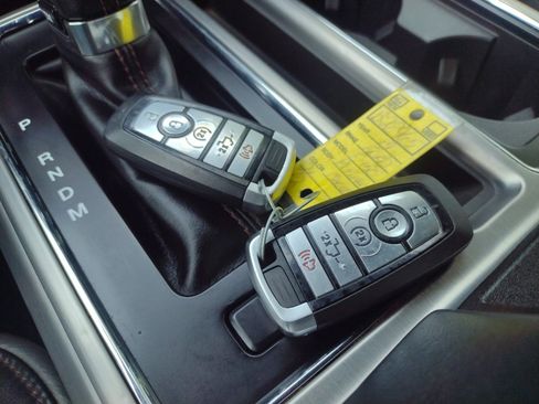 Used 2019 Ford F150 Platinum w/ Equipment Group 701A Luxury image 27