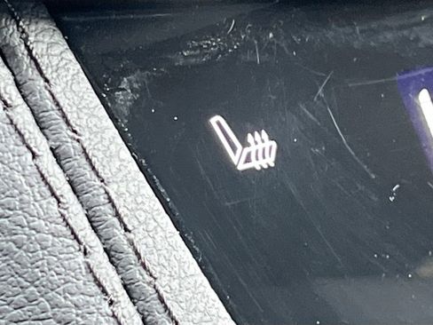 Certified 2024 Cadillac XT6 Luxury w/ LPO, Floor Liner Package AWD/4WD image 24