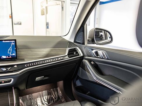 Used 2025 BMW X7 xDrive40i w/ Premium Package image 48