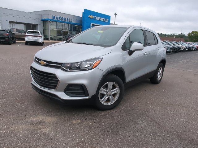 Used 2022 Chevrolet Trax LS w/ Tint and Cruise Package AWD/4WD image 3