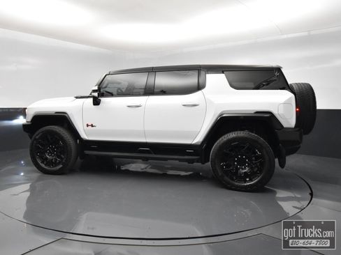 Used 2025 GMC Hummer EV 2X w/ LPO, Sport Package AWD/4WD image 3
