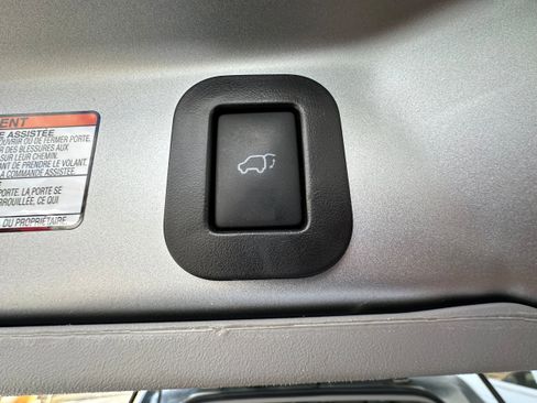 Used 2020 Toyota Sienna XLE w/ XLE Navigation Package AWD/4WD image 14