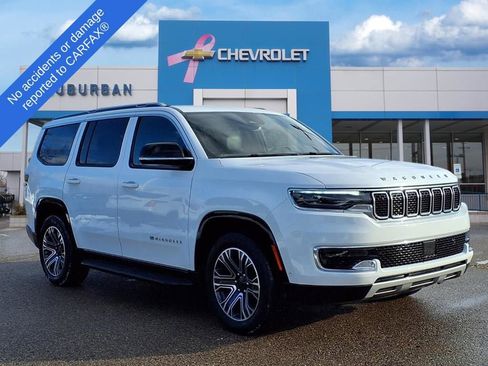 Used 2024 Jeep Wagoneer Series II w/ Flexible Seating Group image 3