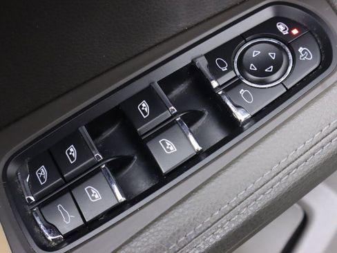 Used 2017 Porsche Macan Base image 29