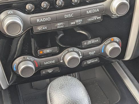 Used 2020 Nissan Pathfinder SV AWD/4WD image 23