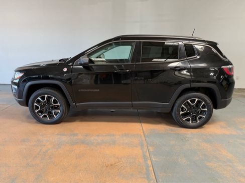Used 2020 Jeep Compass Trailhawk AWD/4WD image 2