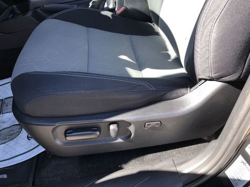 Used 2021 Toyota Tacoma TRD Off-Road image 14