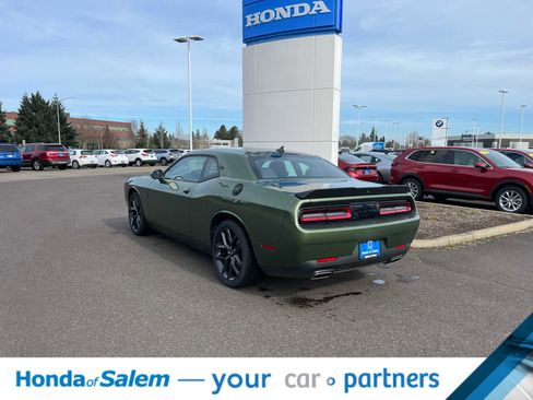 Used 2022 Dodge Challenger SXT w/ Plus Package image 4