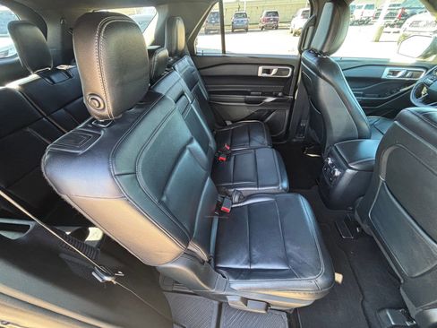 Used 2020 Ford Explorer XLT w/ Equipment Group 202A image 30