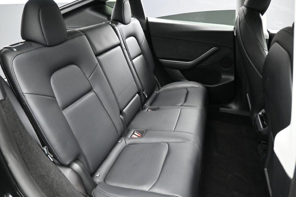 Used 2023 Tesla Model Y 2WD image 30