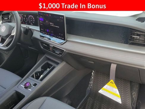 New 2026 Volkswagen Tiguan SE FWD image 29