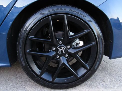 Used 2025 Honda Civic Sport image 16