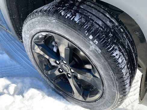 Certified 2023 Jeep Grand Cherokee Limited w/ Black Appearance Package image 11