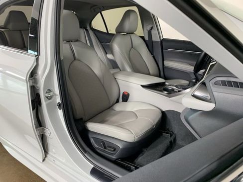 Used 2023 Toyota Camry XSE w/ Cold Weather Package image 39