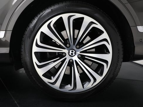 Certified 2021 Bentley Bentayga image 14