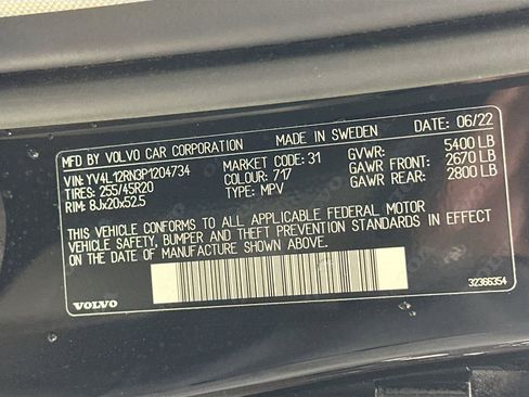 Certified 2023 Volvo XC60 B5 Plus w/ Climate Package image 33