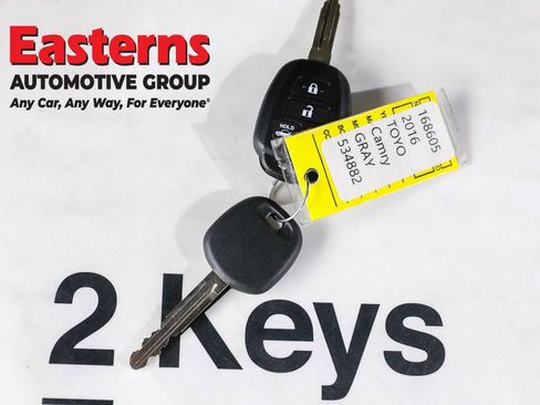 Used 2016 Toyota Camry XLE FWD image 26