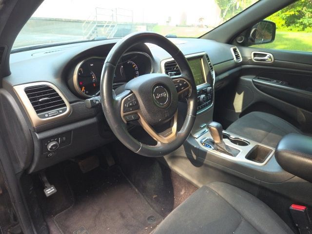 Used 2016 Jeep Grand Cherokee Laredo w/ Quick Order Package 23E RWD image 16
