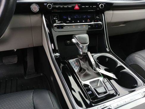 Used 2024 Kia Carnival SX Prestige image 16