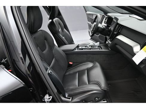 New 2026 Volvo XC60 T8 Ultra w/ Climate Package AWD/4WD image 24
