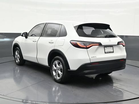 Used 2023 Honda HR-V LX image 3