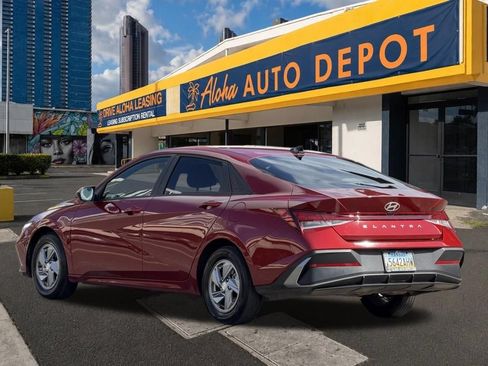 Used 2024 Hyundai Elantra SE FWD image 3
