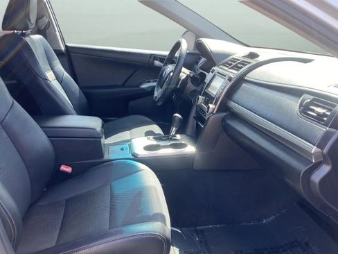 Used 2014 Toyota Camry SE FWD image 26