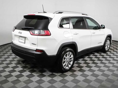 Used 2019 Jeep Cherokee Latitude w/ Popular Appearance Group FWD image 3