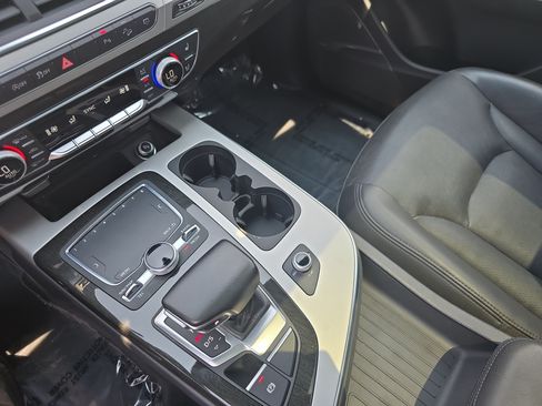 Used 2018 Audi Q7 2.0T Premium Plus AWD/4WD image 21