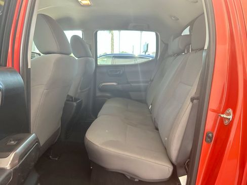 Used 2018 Toyota Tacoma SR5 RWD image 27