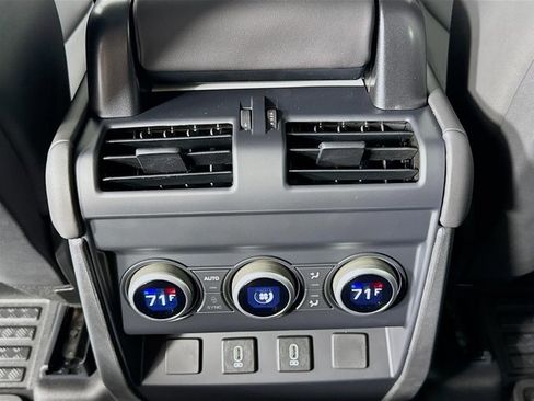 New 2026 Land Rover Defender 110 X-Dynamic SE image 27