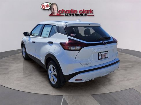 New 2025 Nissan Kicks Play S image 4
