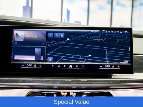 Used 2025 BMW 750e xDrive w/ Premium Package AWD/4WD image 19
