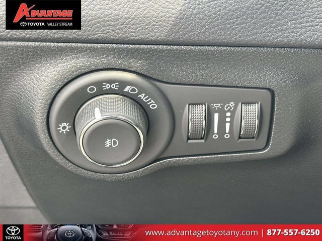 Used 2021 Jeep Compass Latitude AWD/4WD image 23