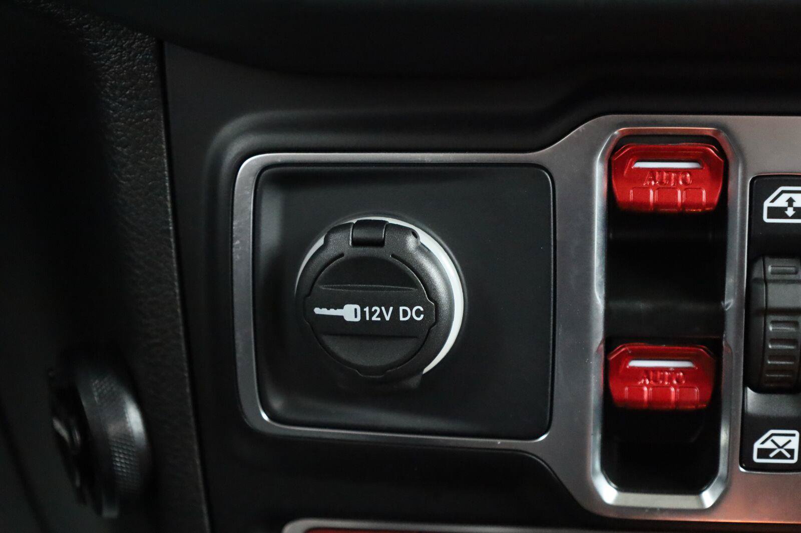 Used 2025 Jeep Gladiator Rubicon AWD/4WD image 38